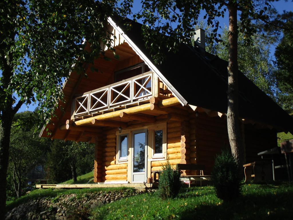 Ezerkalni Villa Raiskums Exterior foto