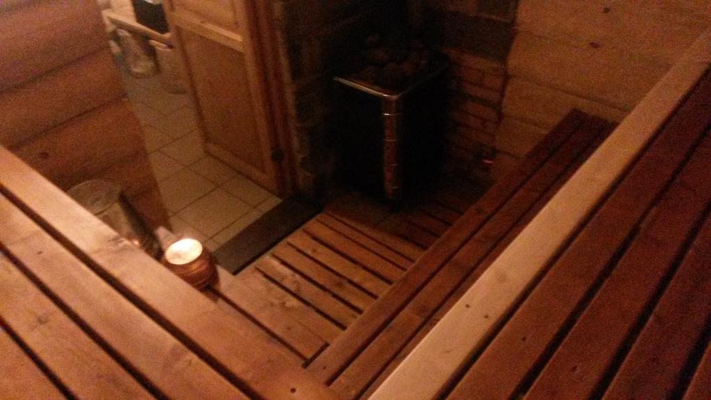 Ezerkalni Villa Raiskums Cameră foto