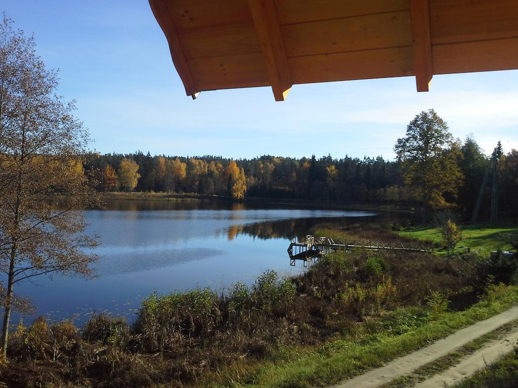 Ezerkalni Villa Raiskums Exterior foto